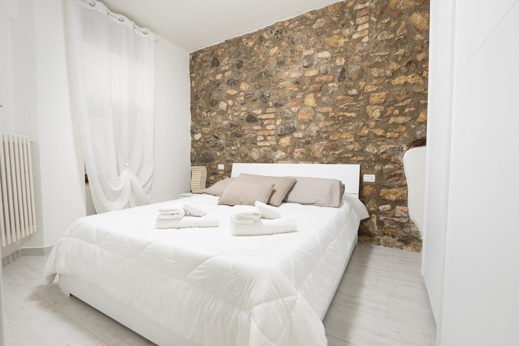 C-Apartment Lake Garda Сало Екстер'єр фото